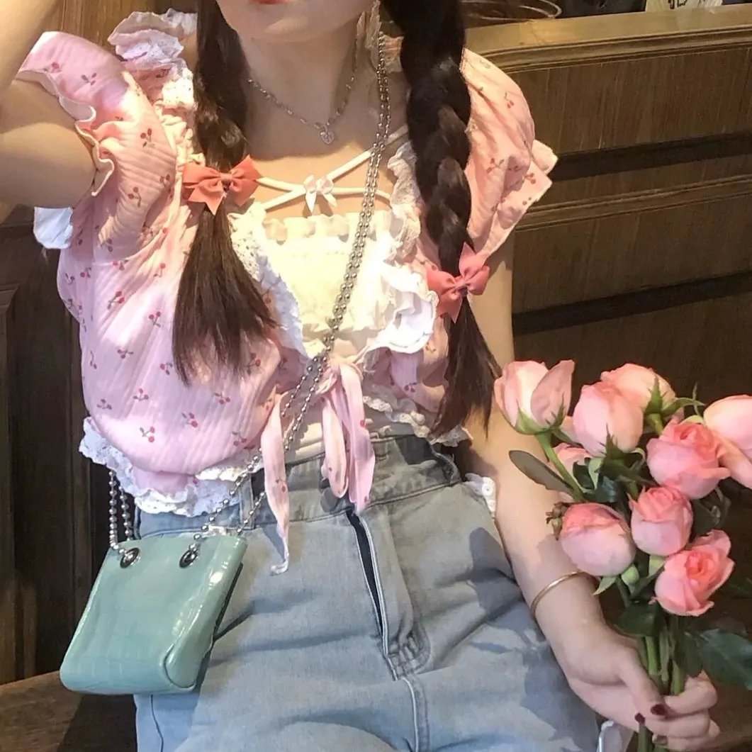 看她轻轻的飞起